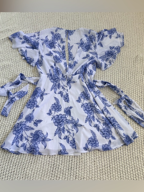 Showpo Blue and White Floral Mini Dress Spring Flowy A Line Wrap Tie Lined - Picture 8 of 11
